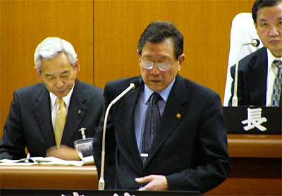 三条市3月定例会初日の1日、施政方針演説を行う高橋市長
