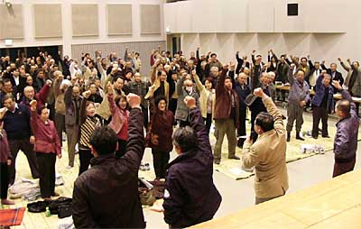21日、燕市分水公民館で開かれた小林きよし市政懇談会