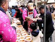 スプーンを買った人にカレーライスを