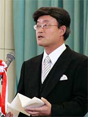 式辞を述べる星名校長