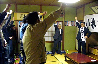 18日、野本公会堂で開かれた小林清候補の個人演説会