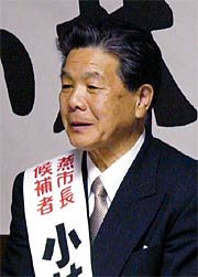 施策を訴える小林候補