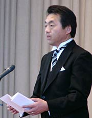 式辞を述べる中山校長