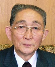 新燕市の初代市議会議長に決まった旧分水町の古沢明市議