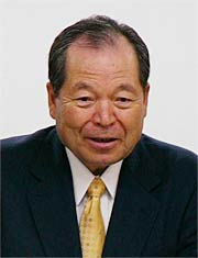 受講者を激励する斎藤三条工業会会長