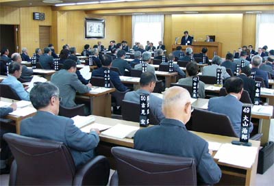 9日開会した燕市議会6月定例会
