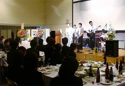 4日開かれた追悼コンサート「高野敏行さんを偲ぶ会」