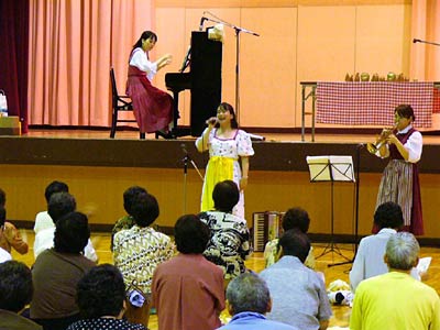 13日、三条第一中で開かれた第2回7・13水害メモリアルコンサート