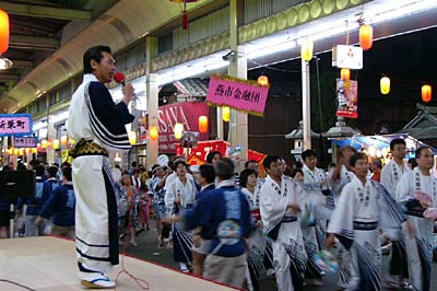 第35回飛燕夏まつりのフィナーレを飾った燕ばやし大会