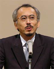 講演する水谷さん