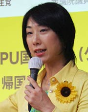 小泉首相の発言にふれる菊田衆院議員