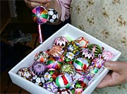 会員手作りの手まりも販売