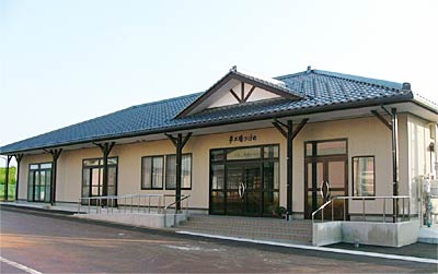 つばくろの里敷地内に完成した通所知的障害者授産施設「夢工場」