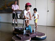 1人乗りホバークラフトも体験