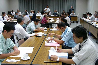 4日開かれた第2回三条夏まつりの反省・報告会