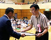 体育功労者章を受章する川瀬さん
