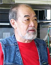たたら製鉄を指導した尾上卓生さん