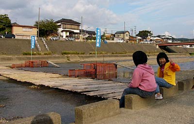 加茂川のウライの仕掛け