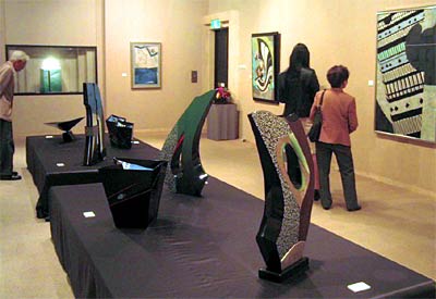 10月22日まで燕市産業史料館で開かれている中山八重子七宝展