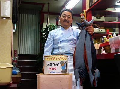 13日にチャリティーで氷頭ラーメンを1杯200円で販売する龍昇園の刈屋さん