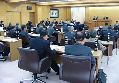 定数30となった改選後初めての燕市議会臨時会