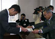 当選証書の授与