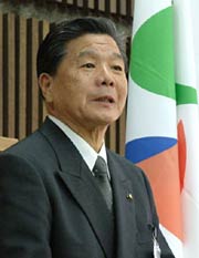 年頭のあいさつを行う小林燕市長