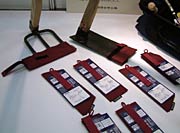 【IDS賞】(株)相田合同工場「持っていくわ《鍬》　携帯する園芸農具の提案」