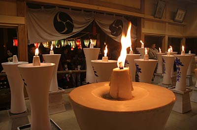14日夜の八幡宮の献灯祭