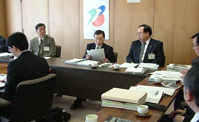 20日開かれた燕市の平成19年度当初予算概要説明会