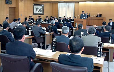 7日開会した燕市3月定例会で小林市長が平成19年度施政方針を説明