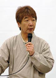 新入職員に期待を語る北沢理事長
