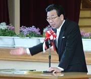 式辞を述べる広川校長