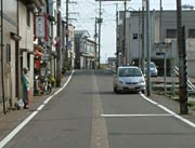 常盤橋の嵐北側道路。常盤橋が通行止めになると、嵐南側から進入する車がぱったりと減った
