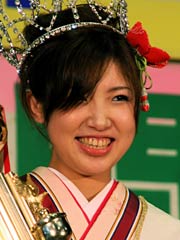ミス雪椿クイーンの吉崎さん