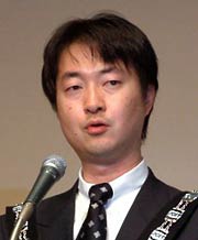 第11代理事長の言葉を述べる小林理事長