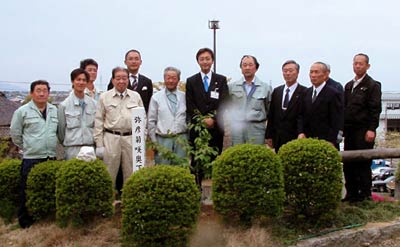 植樹参加者で記念撮影