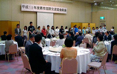 8日開かれた燕市国際交流協会の平成19年度総会