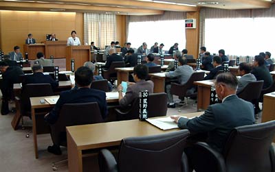 12日開会した燕市議会6月定例会