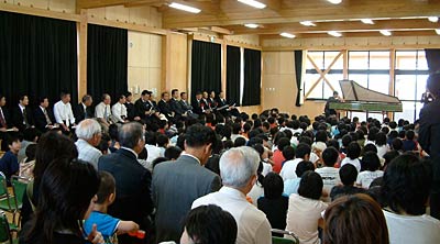 多目的ルームで行われたチェンバロコンサート
