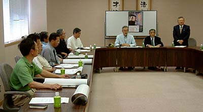 25日行われた「本寺小路あかり物語第三章」の報道関係者説明会を