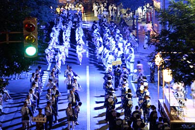 三条夏まつり初日、1.7万人参加の市民民謡踊り流し
