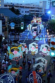 凧と凧ばやし踊りパレード