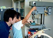 ボール盤の操作にも挑戦