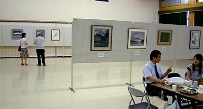 25、26日と三条市嵐南公民館で開かれている第19回爽涼水墨画展