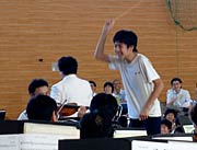 山形交響楽団のタクトを振って大ウケの2年生山本君