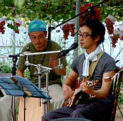 前座の矢代秀晴さん