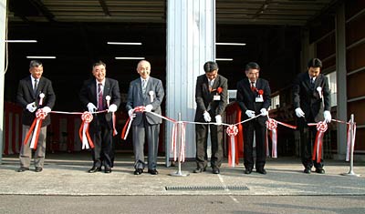 15日、JAにいがた南蒲須田選果場で行われた加茂産のナシ「新高」の出発式