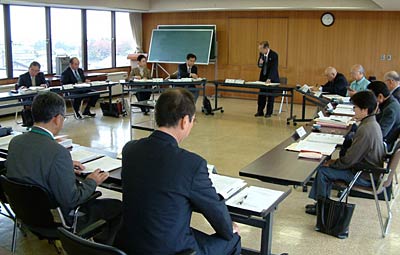 26日、燕地区地域審議会に燕市総合計画を諮問する燕市