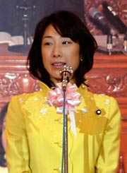 あいさつする菊田衆院議員